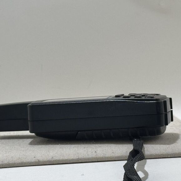 Magellan GPS 315 Handheld Navigator w/Case Bundle - Picture 9 of 10